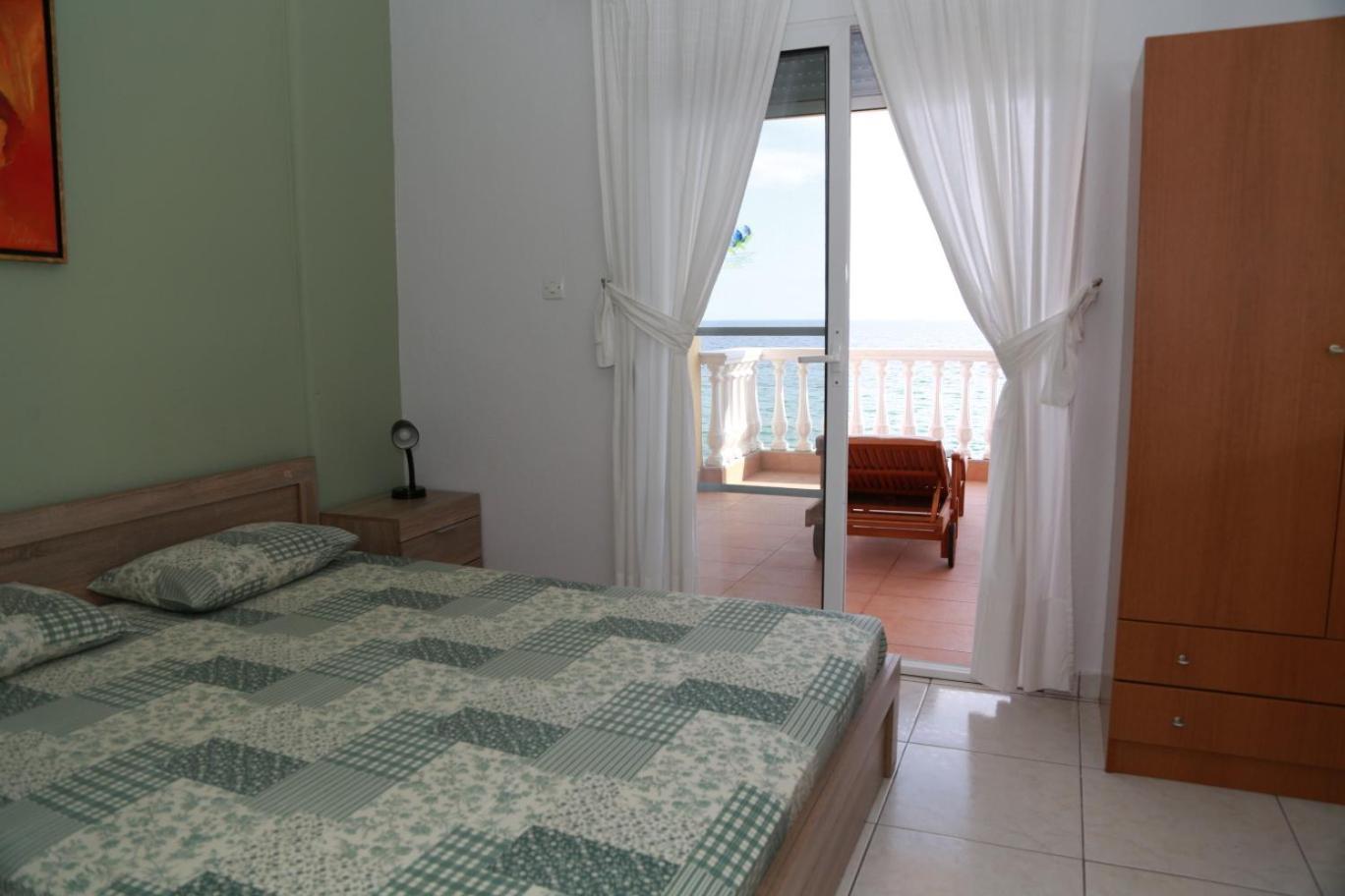 George & Katerina Houses Paralia Dionisiou Exterior foto